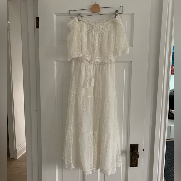 White embroidered dress size medium - Picture 3 of 9